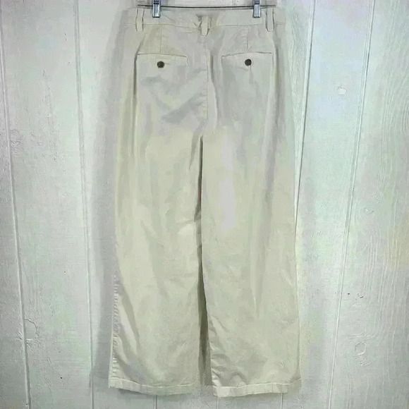 GAP Women’s Wide Leg Cream Pleated Khakis Pants 29” inseam with double enclosure - Picture 3 of 10